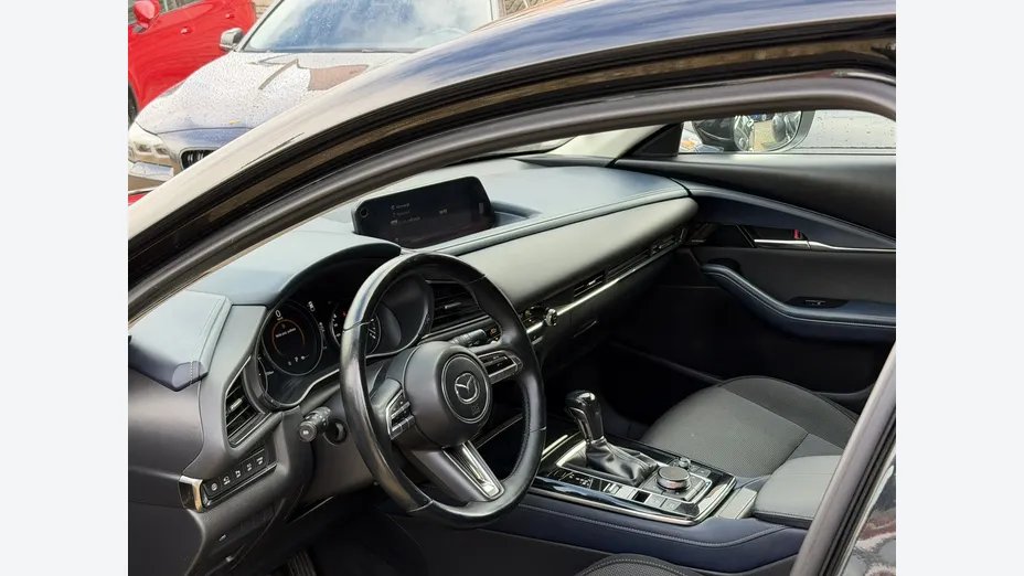 MAZDA CX-30 -