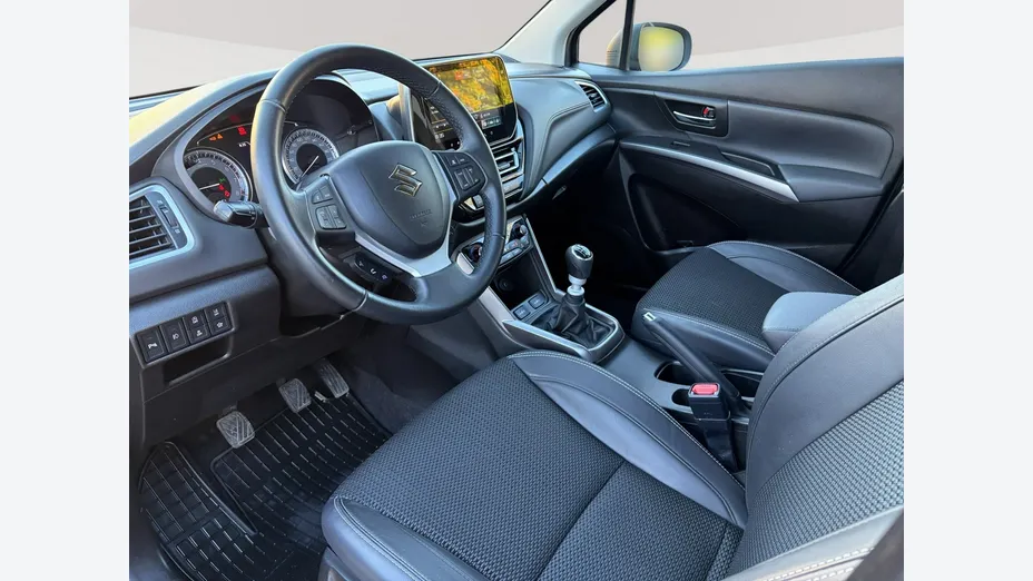 SUZUKI S-Cross -