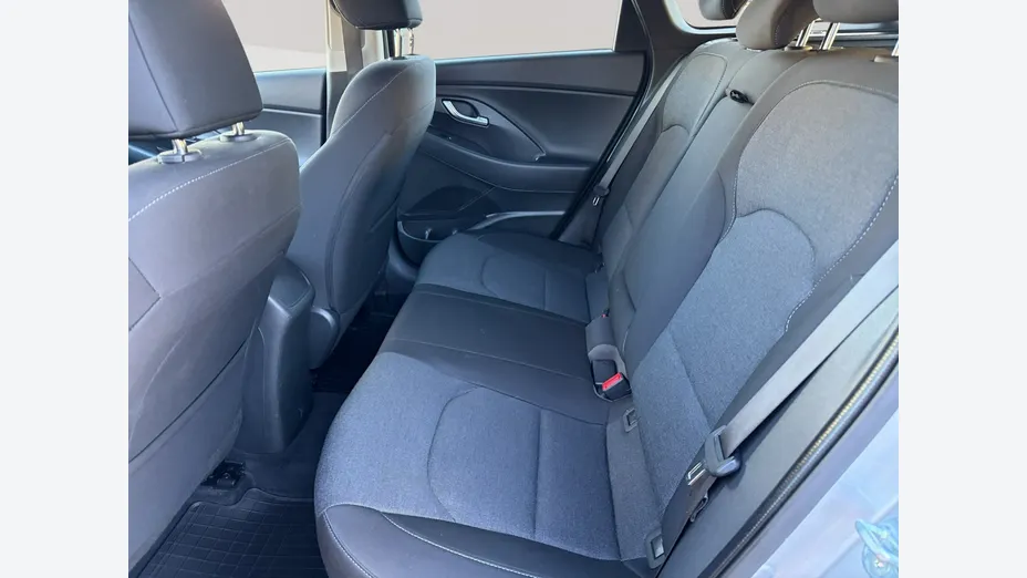 HYUNDAI i30 -
