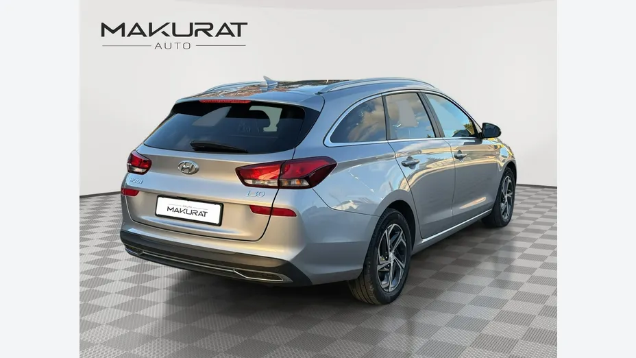 HYUNDAI i30 -