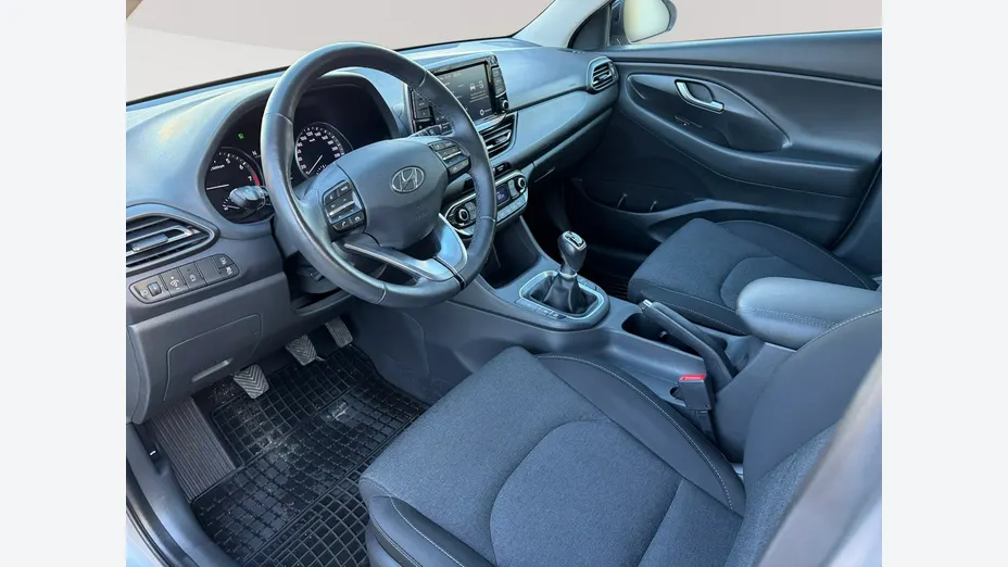 HYUNDAI i30 -