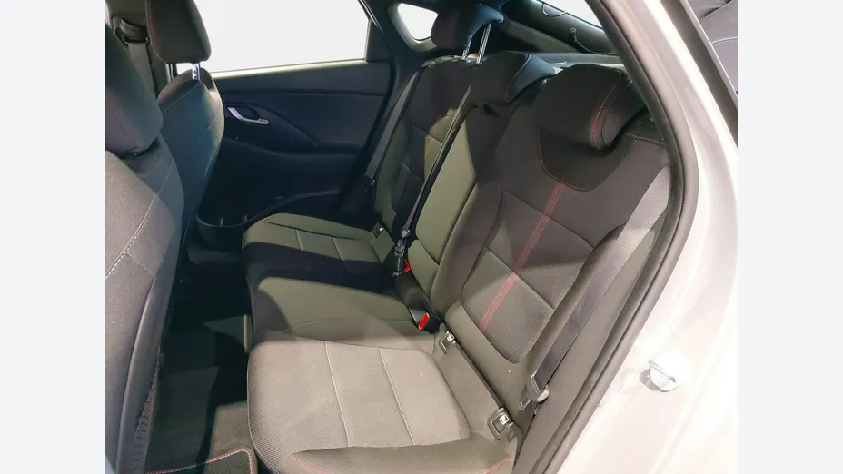 HYUNDAI i30 -