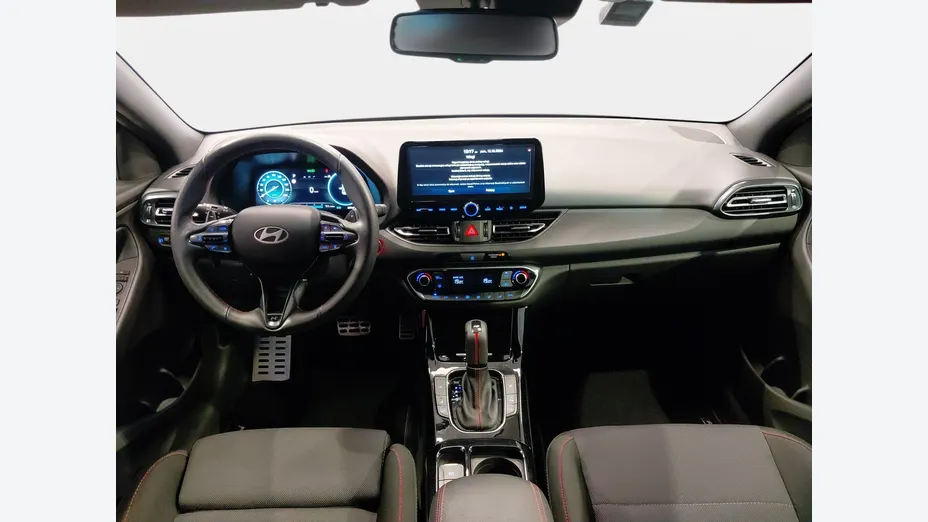 HYUNDAI i30 -