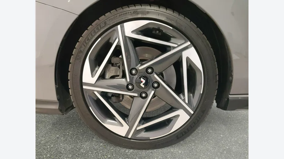 HYUNDAI i30 -