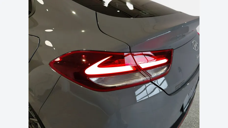 HYUNDAI i30 -