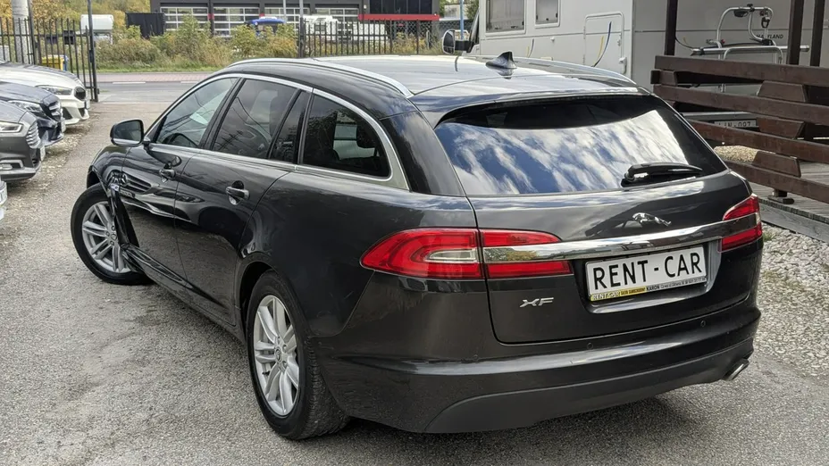 JAGUAR XF -