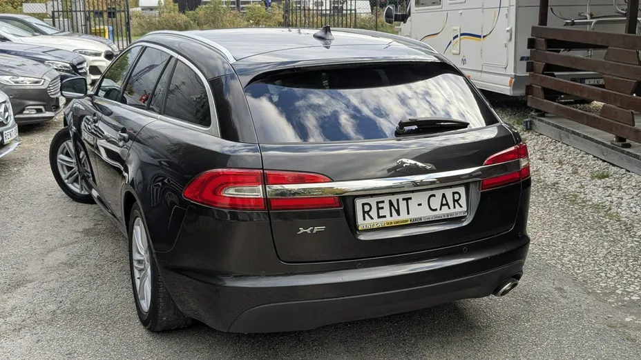 JAGUAR XF -