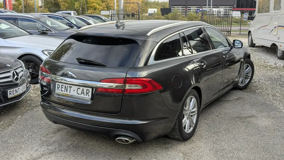 JAGUAR XF -