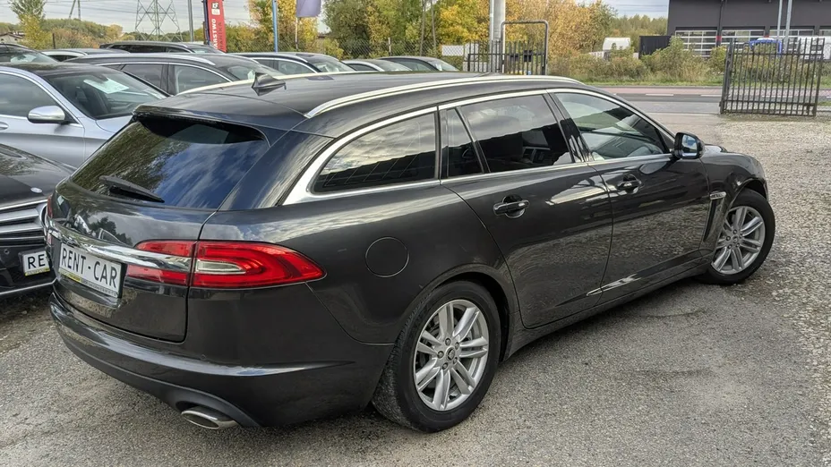 JAGUAR XF -