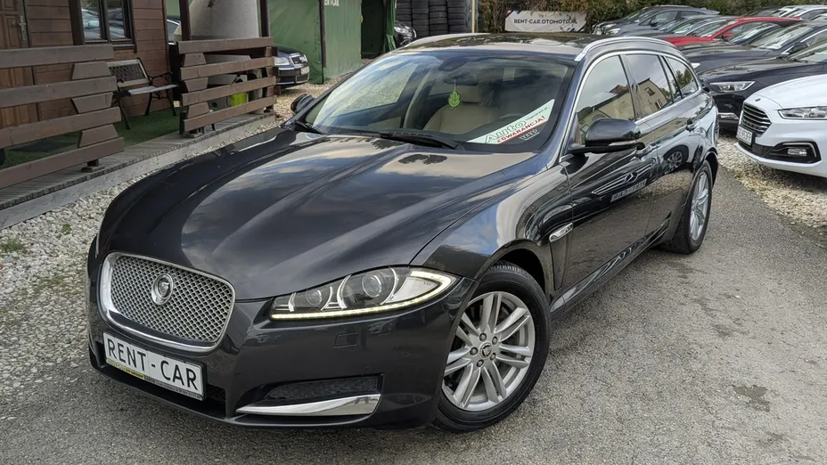 JAGUAR XF -