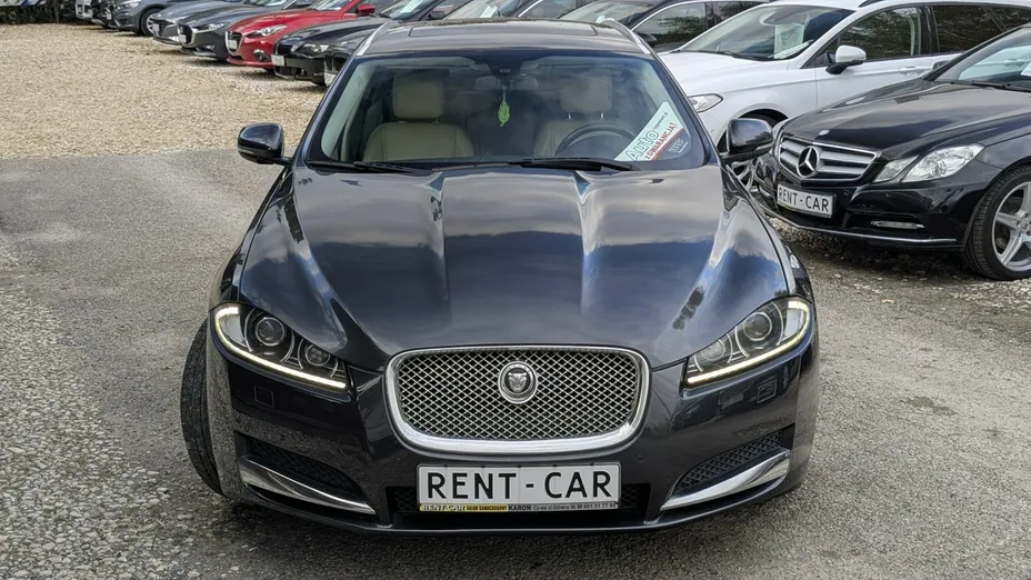 JAGUAR XF -