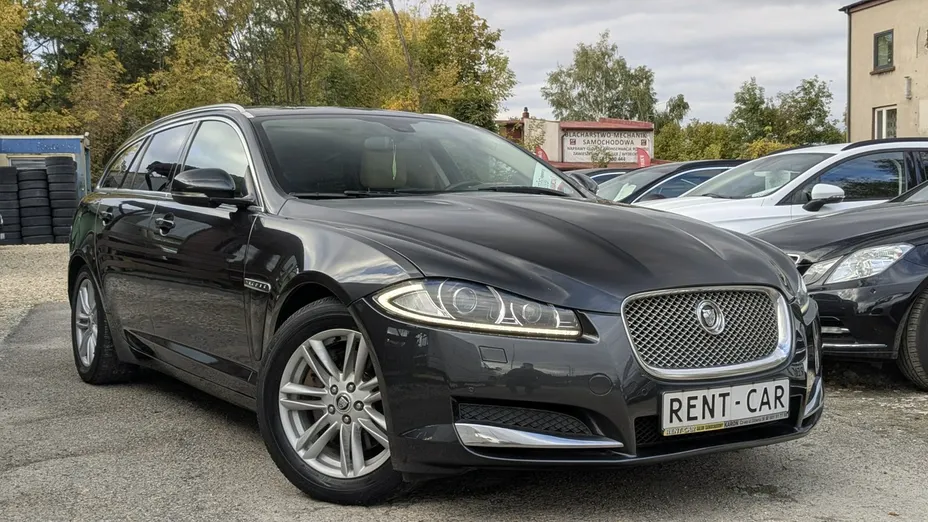 JAGUAR XF -