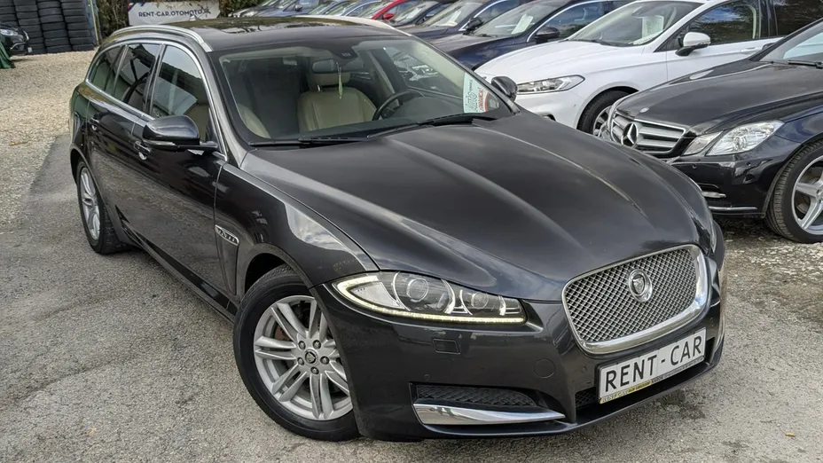 JAGUAR XF -