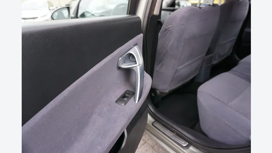 NISSAN Primera -