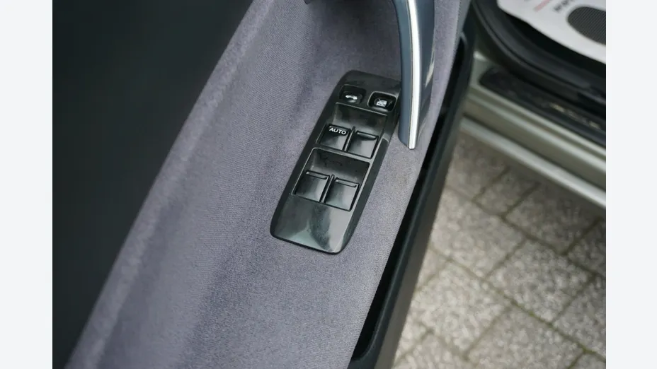 NISSAN Primera -