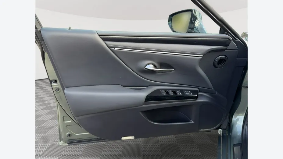 LEXUS ES -