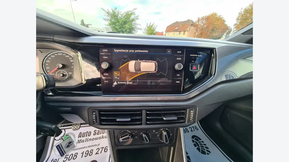 VOLKSWAGEN Polo -