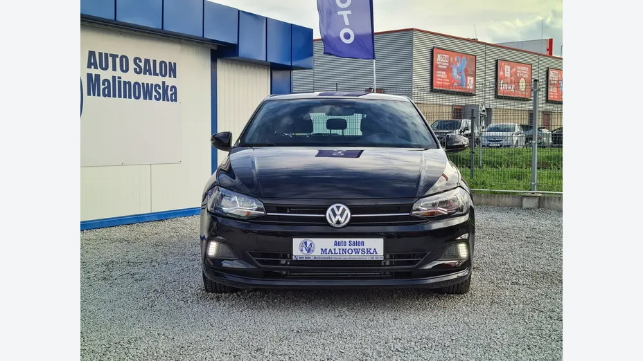 VOLKSWAGEN Polo -