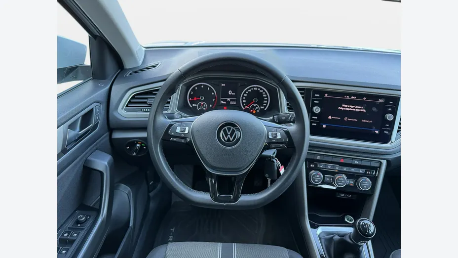 VOLKSWAGEN T-ROC -