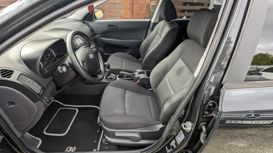 HYUNDAI i30 -
