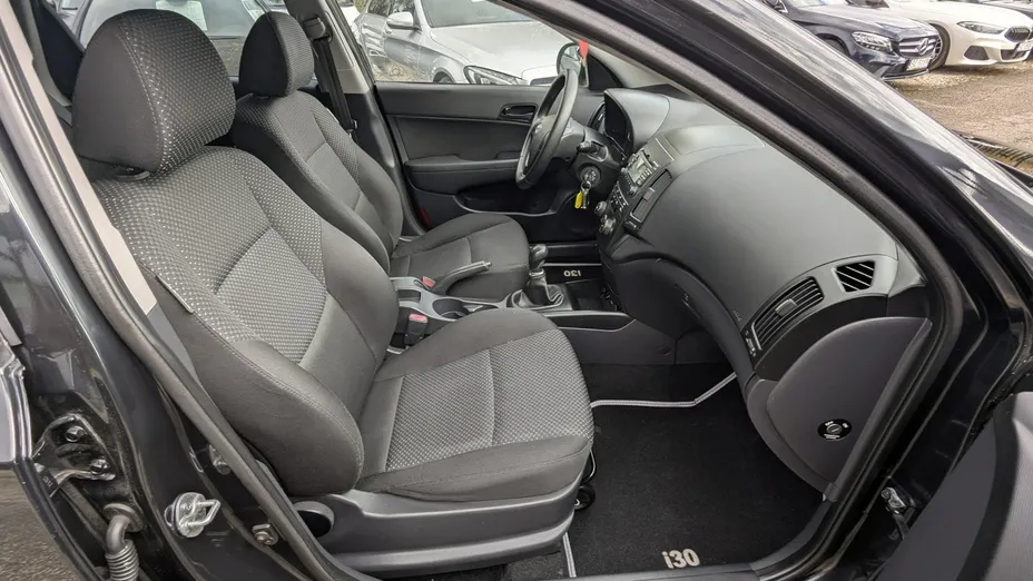 HYUNDAI i30 -