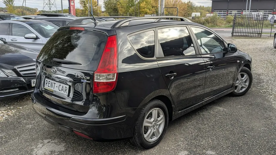 HYUNDAI i30 -