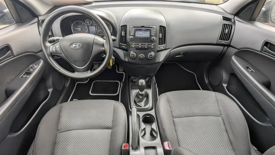 HYUNDAI i30 -