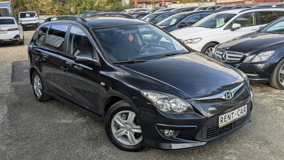 HYUNDAI i30 -