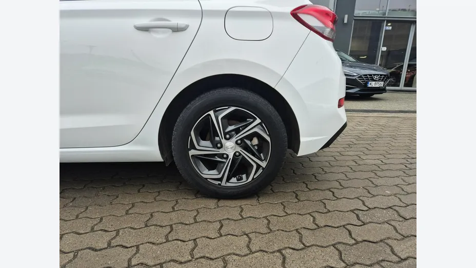 HYUNDAI i30 -