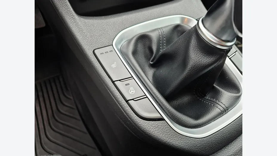 HYUNDAI i30 -