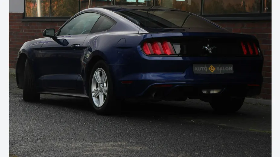FORD Mustang -