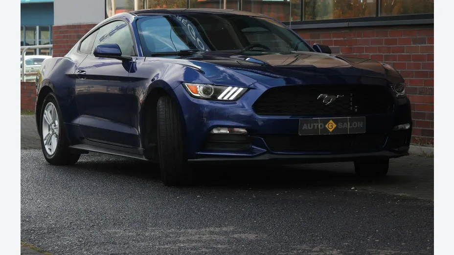 FORD Mustang -