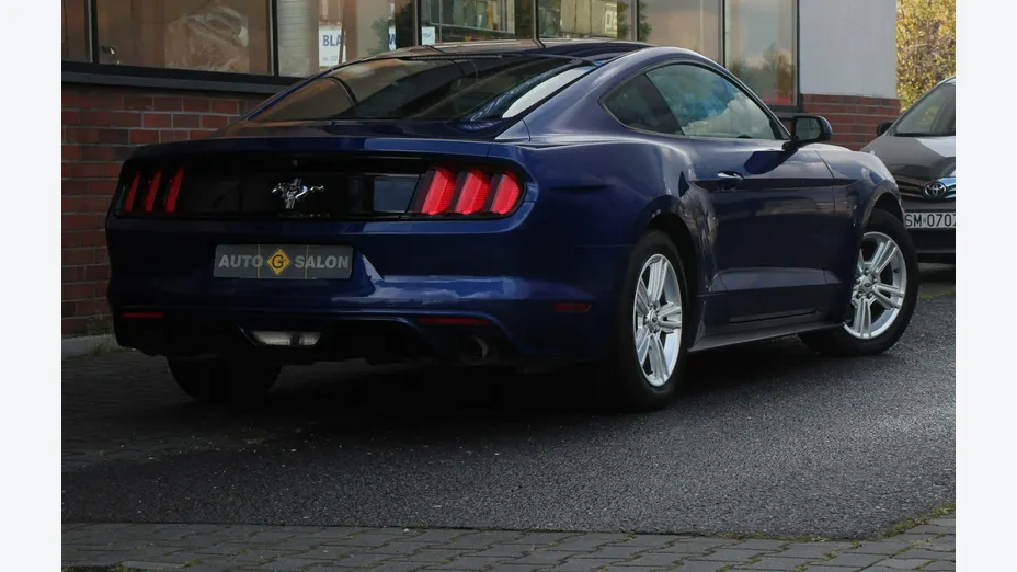 FORD Mustang -