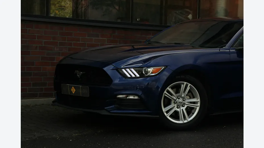 FORD Mustang -