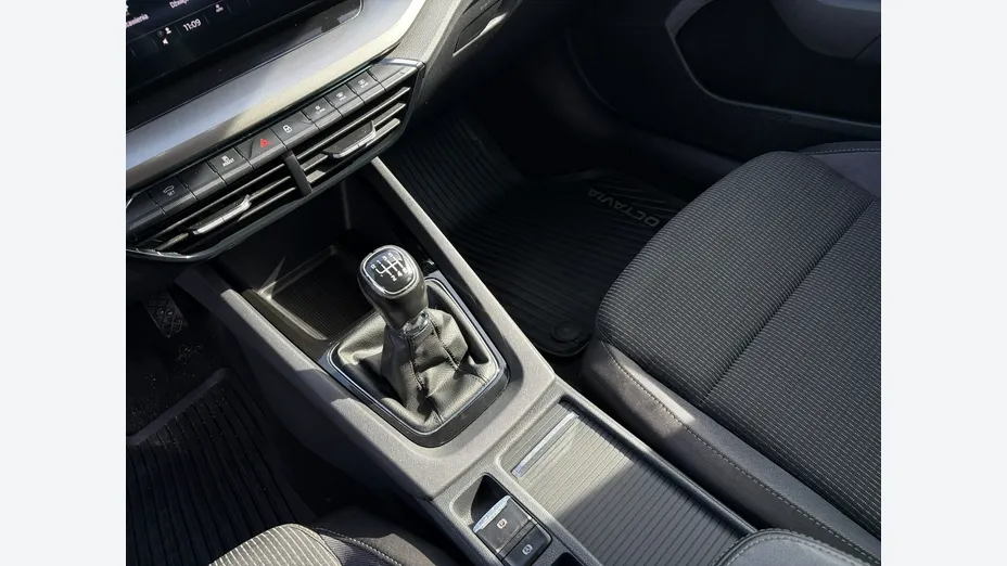 SKODA Octavia -