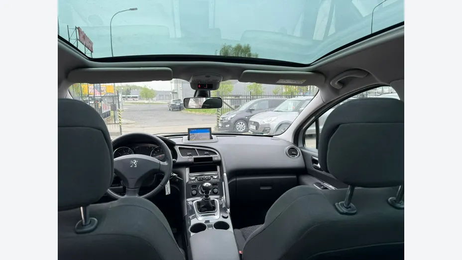 PEUGEOT 3008 -