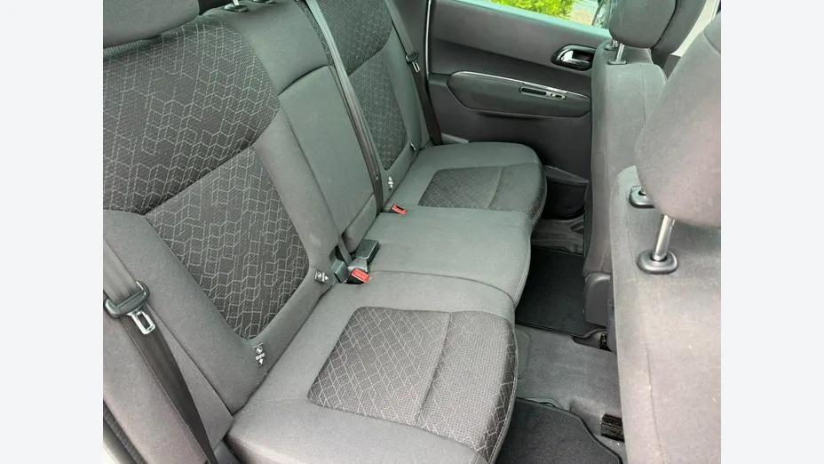 PEUGEOT 3008 -