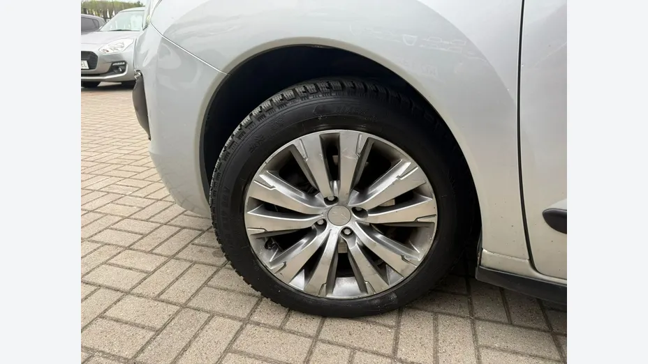 PEUGEOT 3008 -