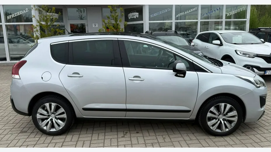 PEUGEOT 3008 -