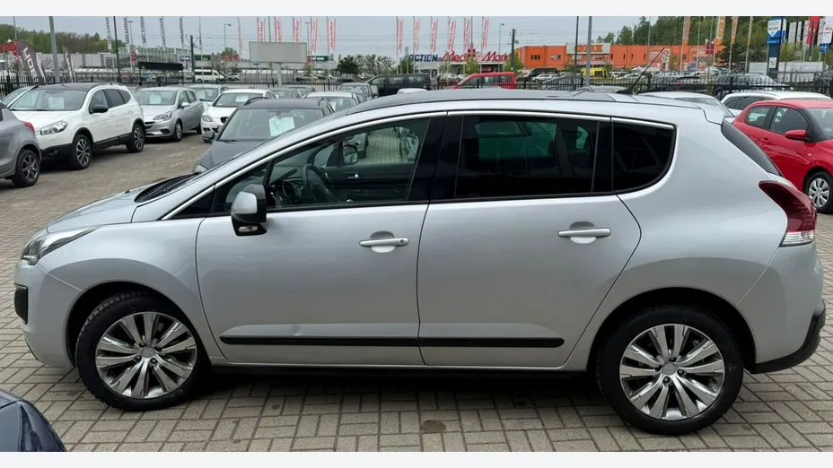 PEUGEOT 3008 -