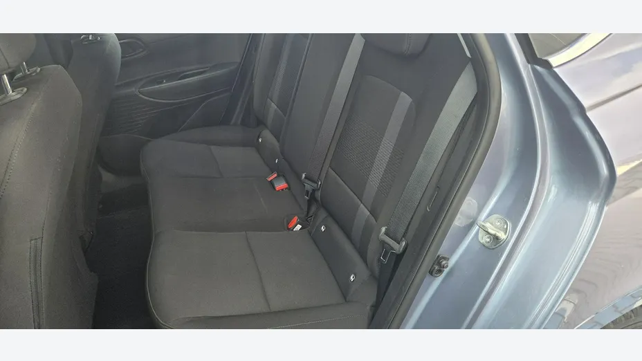 HYUNDAI i20 -
