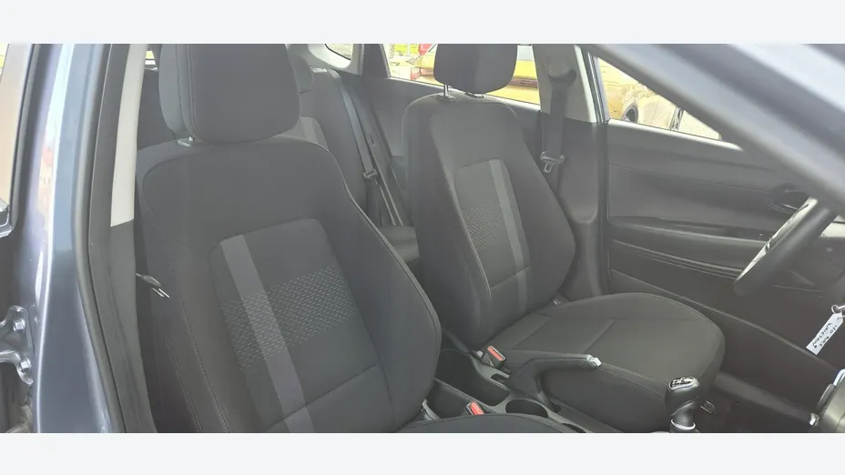 HYUNDAI i20 -