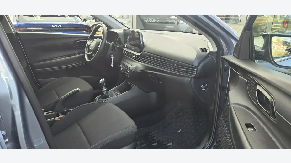 HYUNDAI i20 -