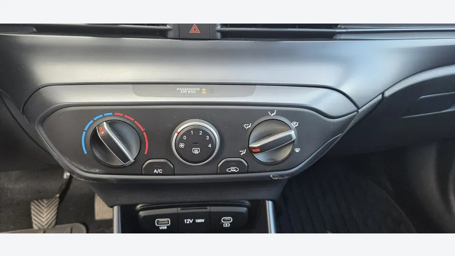 HYUNDAI i20 -