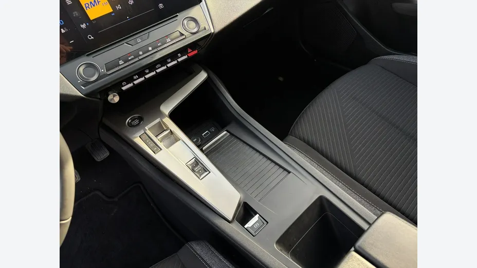 PEUGEOT 308 -