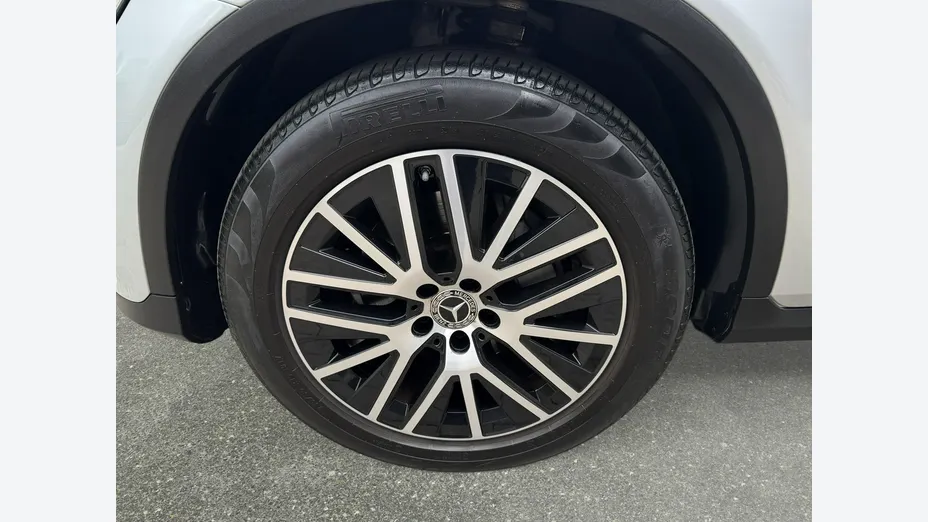 MERCEDES-BENZ GLC -