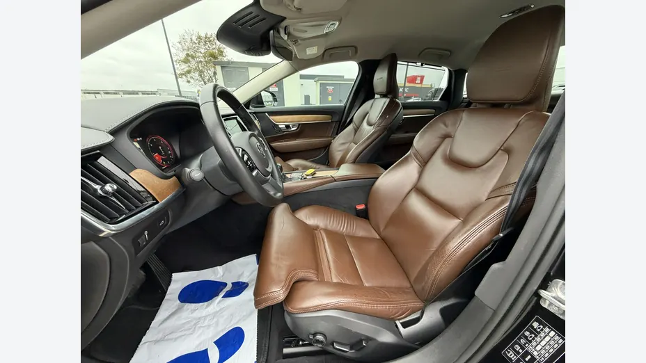 VOLVO S90 -