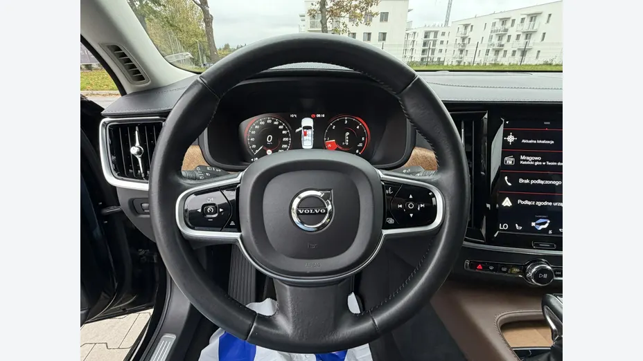 VOLVO S90 -