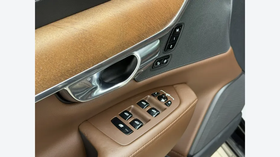 VOLVO S90 -