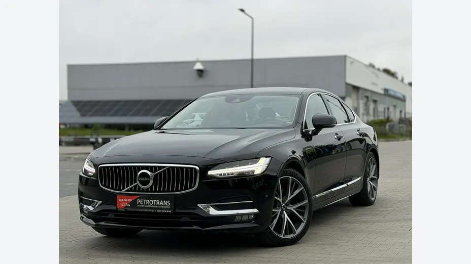 VOLVO S90 -
